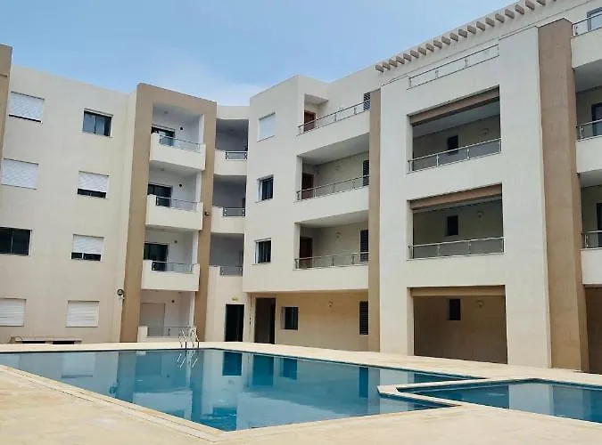 Luxus-Apartment mit Poolblick